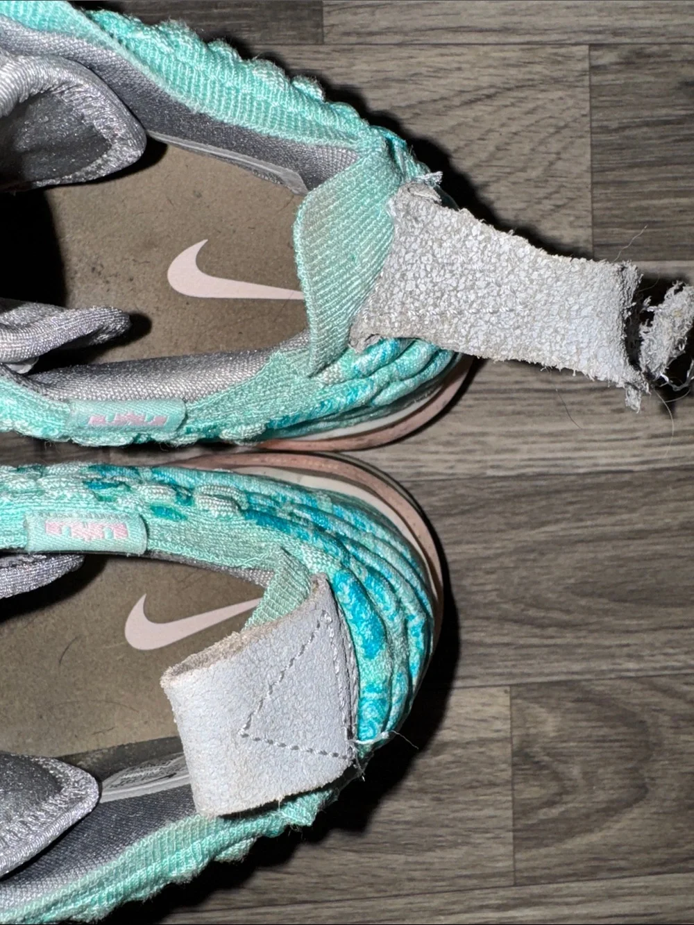 Nike LeBron 17 GS South Beach basketball shoes youth sz 5.5Y, as is